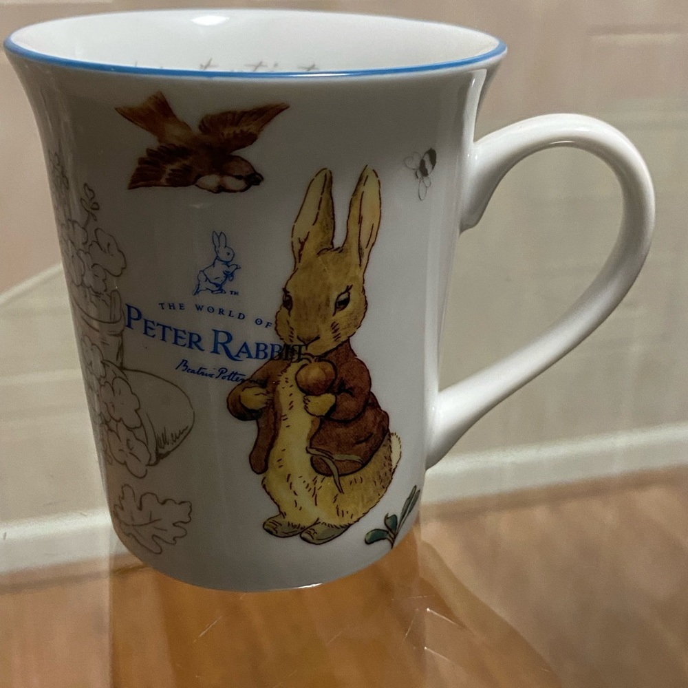 Beautiful Color Petter Rabbit Coffe Mug Collectible - Picture 4 of 5